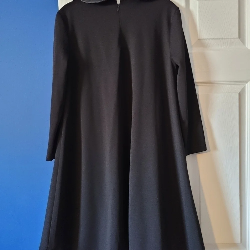BLACK Dress 🖤 - Picture 4 of 5
